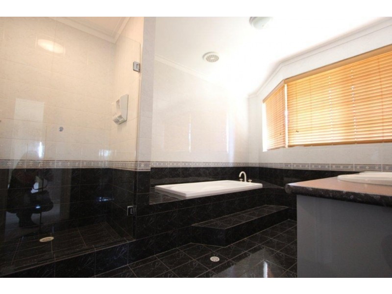 27 Neesham Street, Booragoon WA 6154