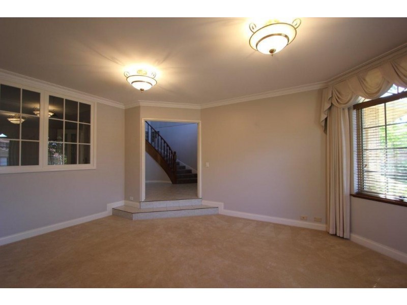 27 Neesham Street, Booragoon WA 6154