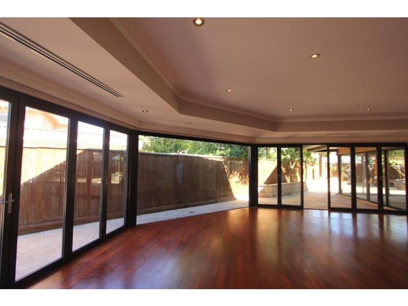 27 Neesham Street, Booragoon WA 6154