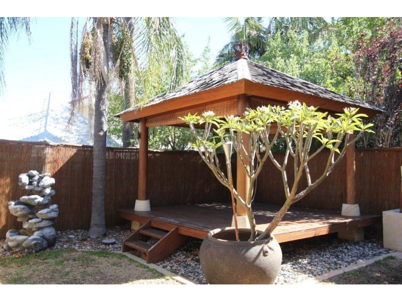 27 Neesham Street, Booragoon WA 6154