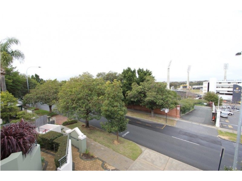 3/14 Waterloo Crescent, East Perth WA 6004