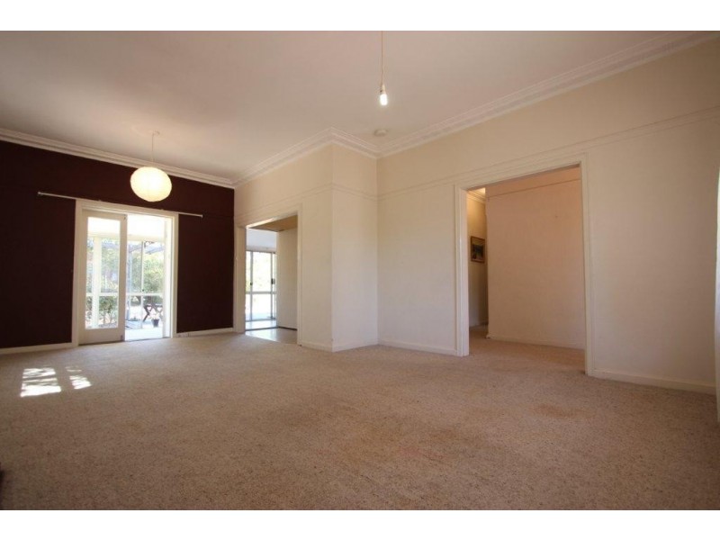 4 Ruth Street, Como WA 6152