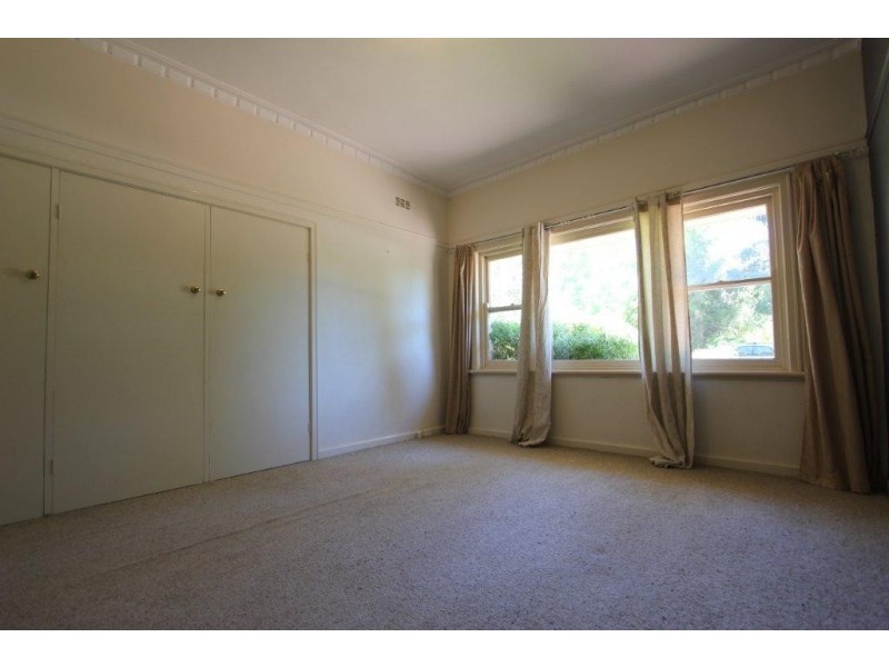 4 Ruth Street, Como WA 6152