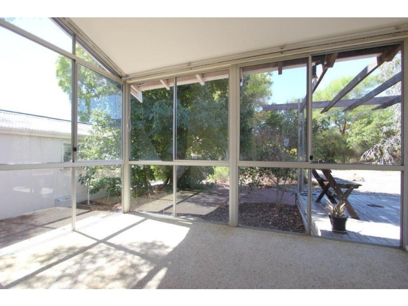 4 Ruth Street, Como WA 6152