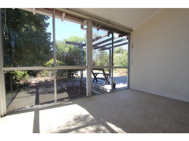 4 Ruth Street, Como WA 6152