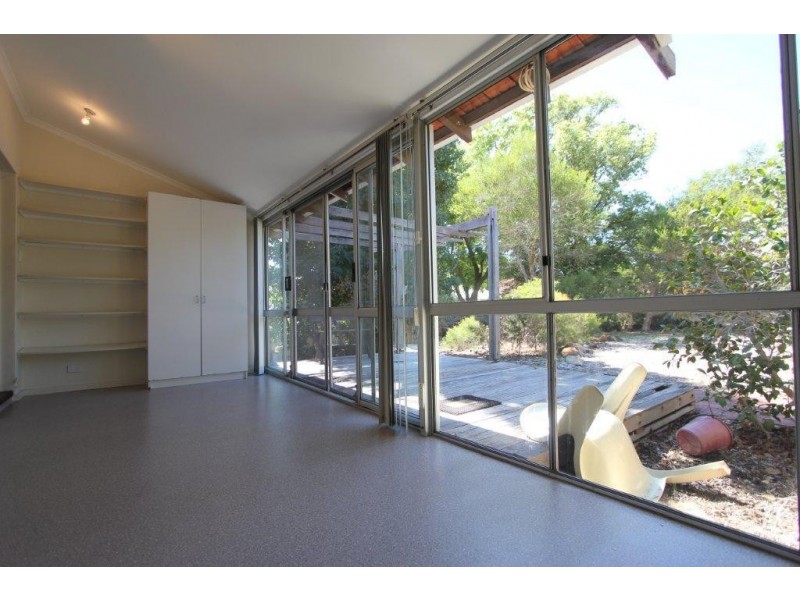 4 Ruth Street, Como WA 6152