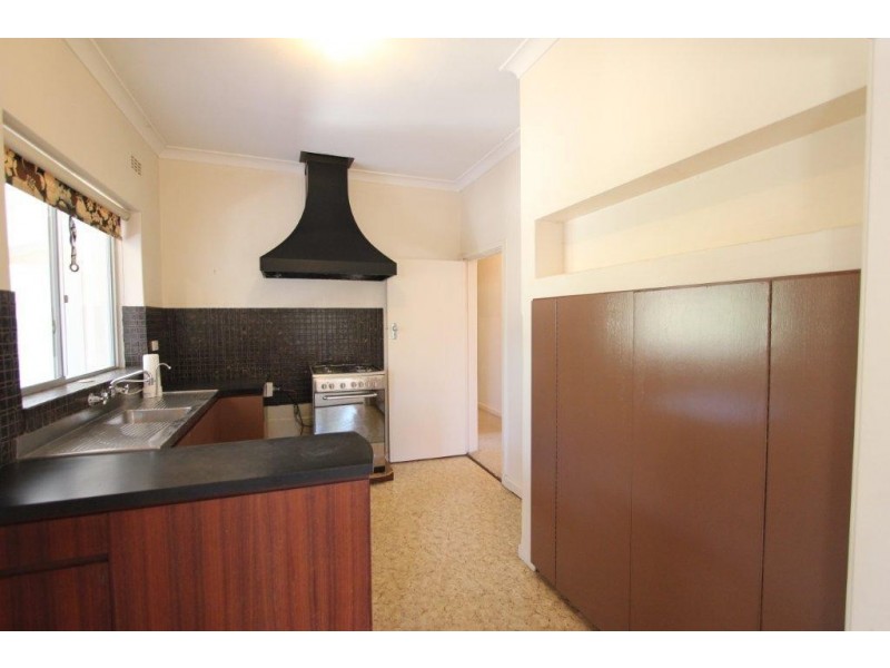 4 Ruth Street, Como WA 6152