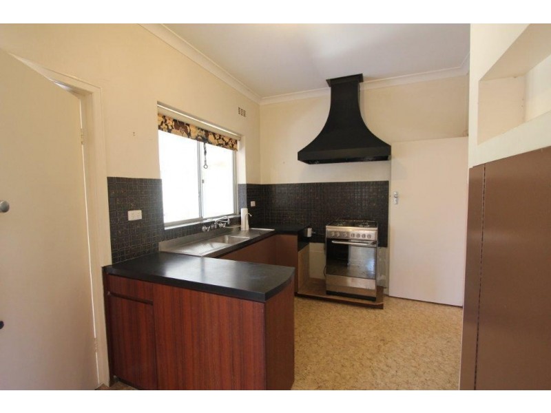 4 Ruth Street, Como WA 6152