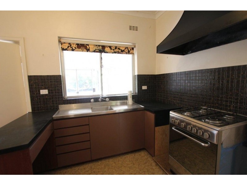 4 Ruth Street, Como WA 6152