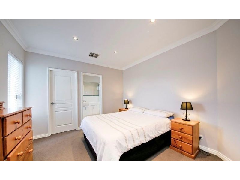 1/2 Knave Lane, Innaloo WA 6018