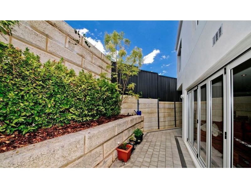 1/2 Knave Lane, Innaloo WA 6018