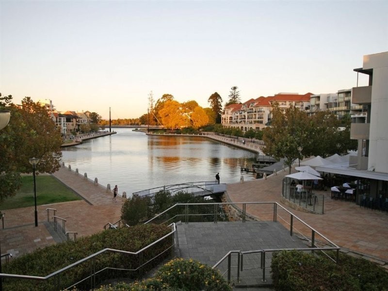 1/128 Brown Street, East Perth WA 6004