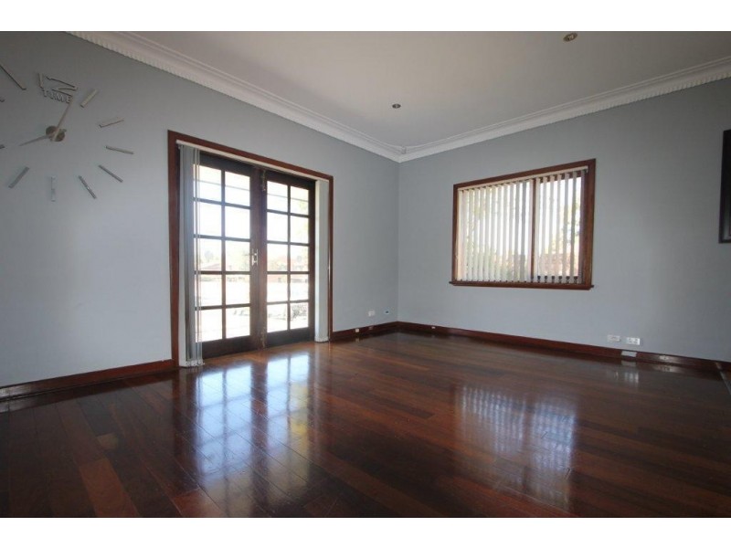 81 Edgecumbe Street, Como WA 6152