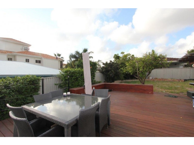 81 Edgecumbe Street, Como WA 6152