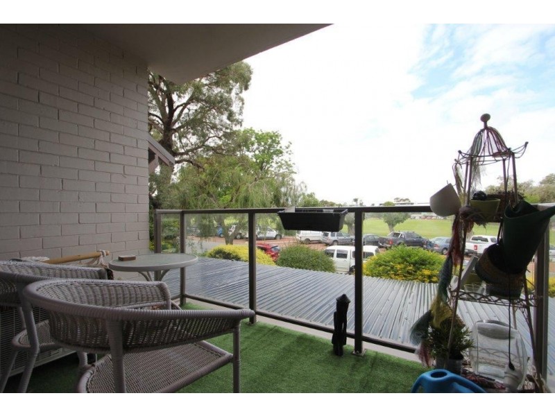 13/4 Comer Street, Como WA 6152