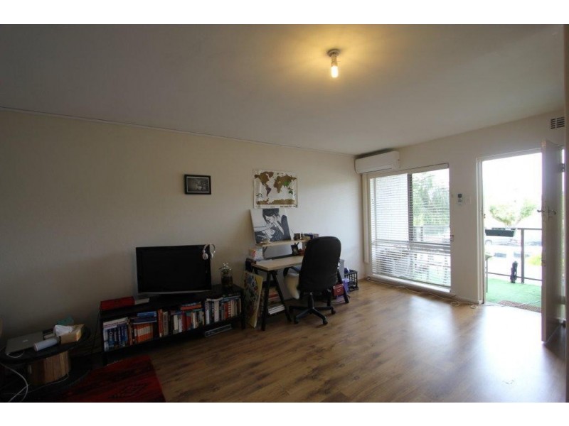 13/4 Comer Street, Como WA 6152