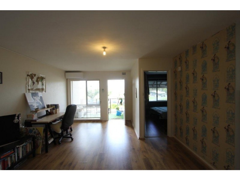 13/4 Comer Street, Como WA 6152