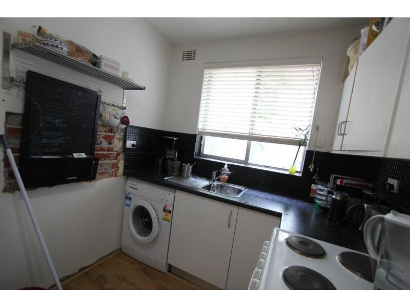 13/4 Comer Street, Como WA 6152