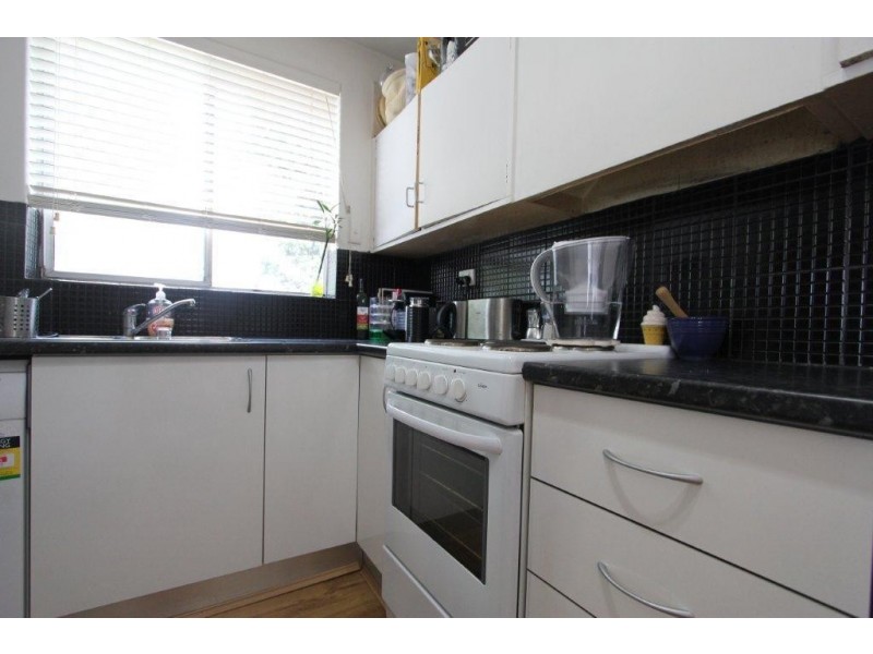 13/4 Comer Street, Como WA 6152