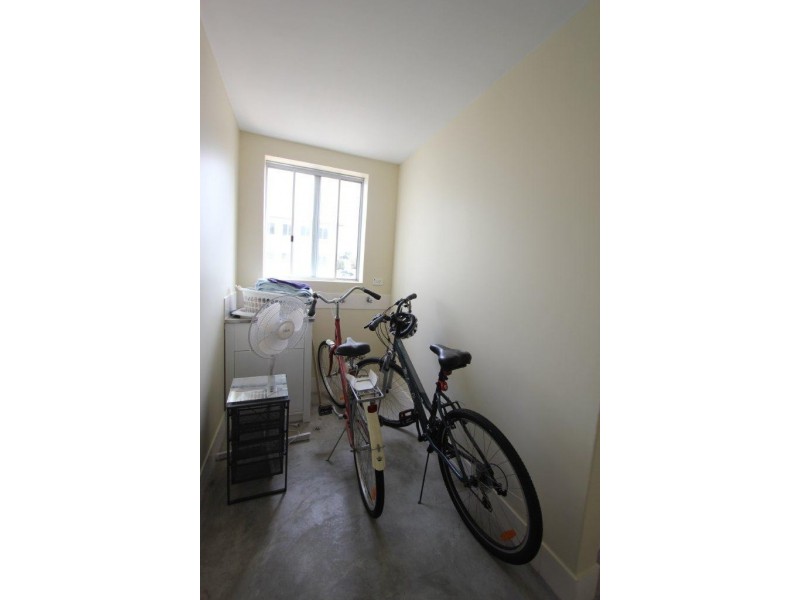 13/4 Comer Street, Como WA 6152