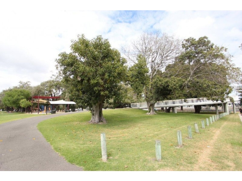 13/4 Comer Street, Como WA 6152