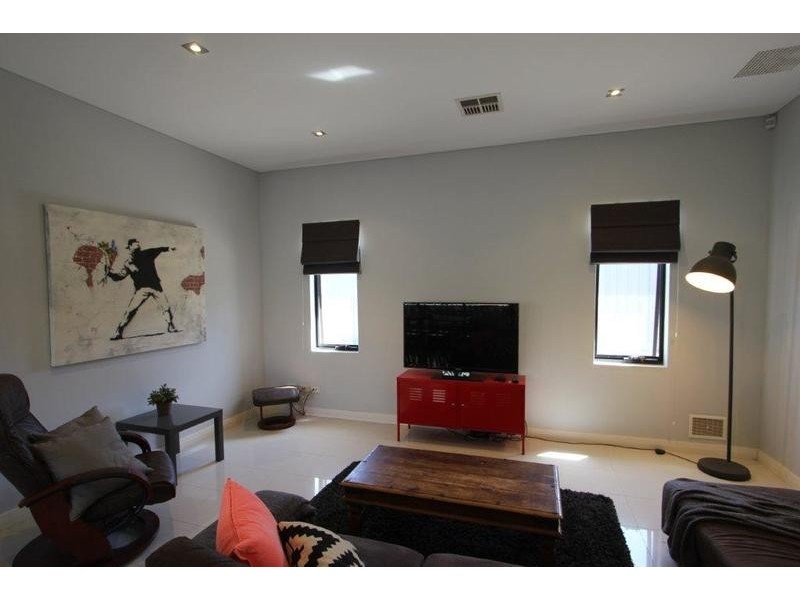 1/361 Canning Highway, Como WA 6152