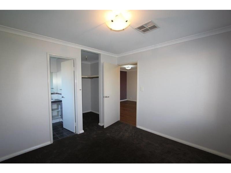 24 Leichhardt Crossing, Hammond Park WA 6164