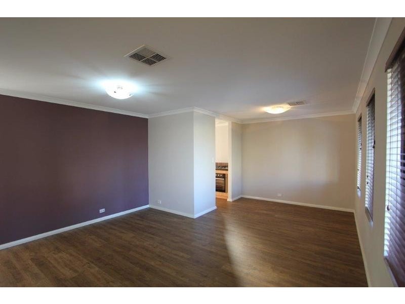 24 Leichhardt Crossing, Hammond Park WA 6164