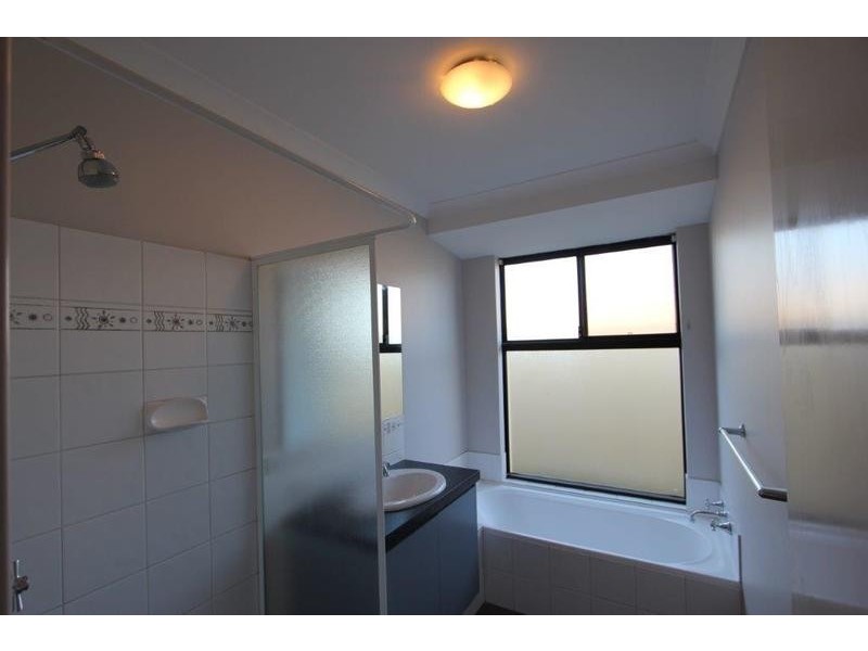 24 Leichhardt Crossing, Hammond Park WA 6164