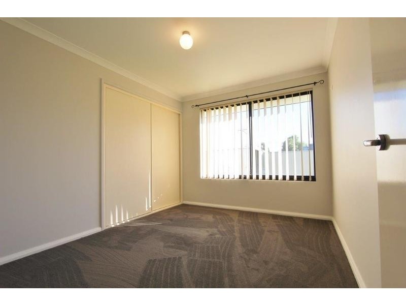 24 Leichhardt Crossing, Hammond Park WA 6164