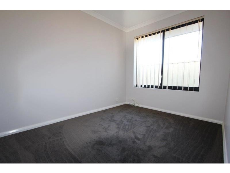 24 Leichhardt Crossing, Hammond Park WA 6164