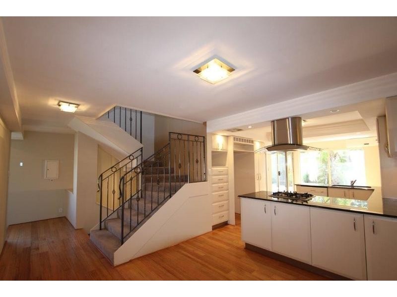 8/8 Robert Street, Como WA 6152