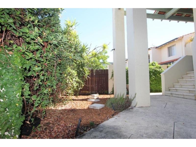 8/8 Robert Street, Como WA 6152