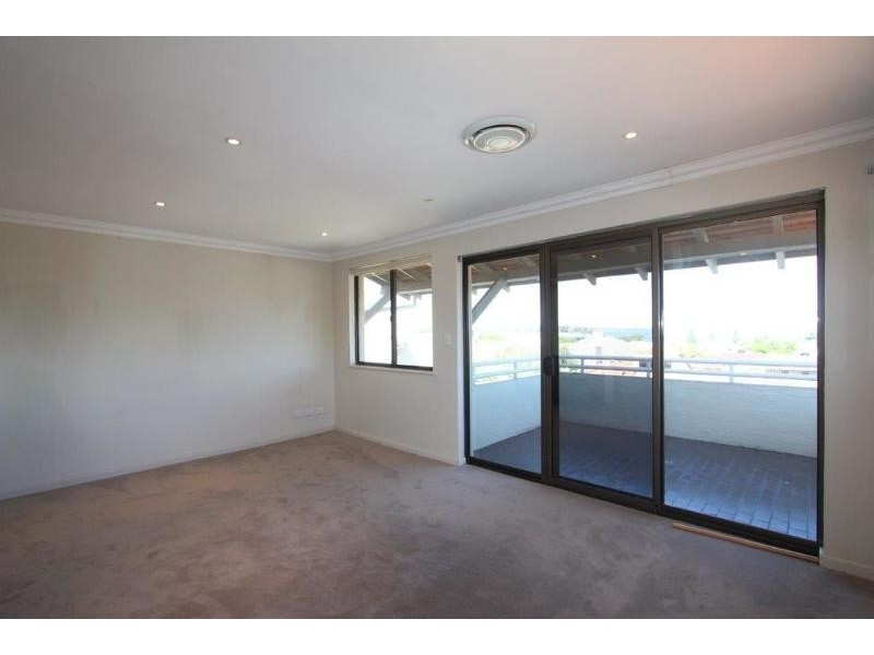 8/8 Robert Street, Como WA 6152