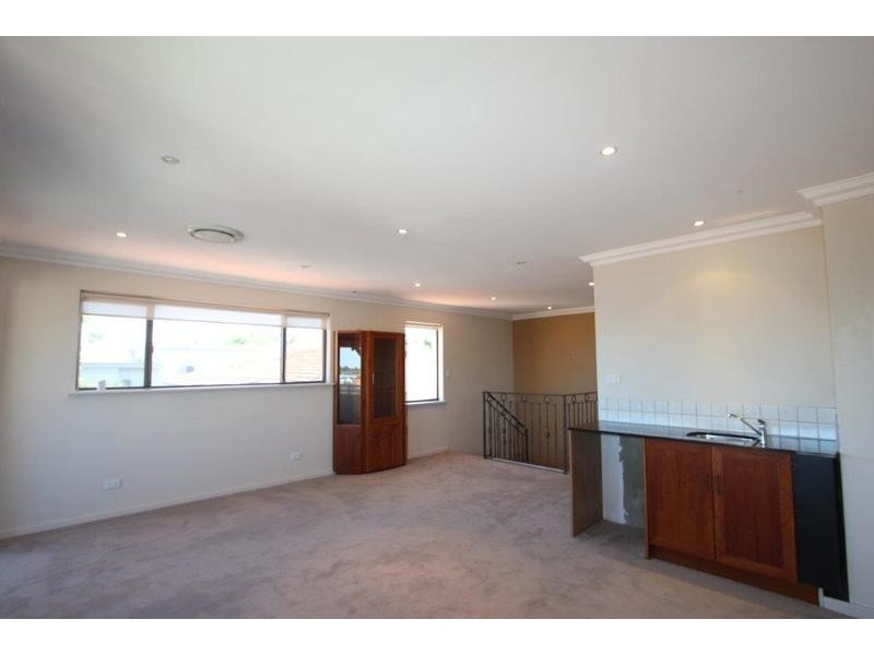 8/8 Robert Street, Como WA 6152