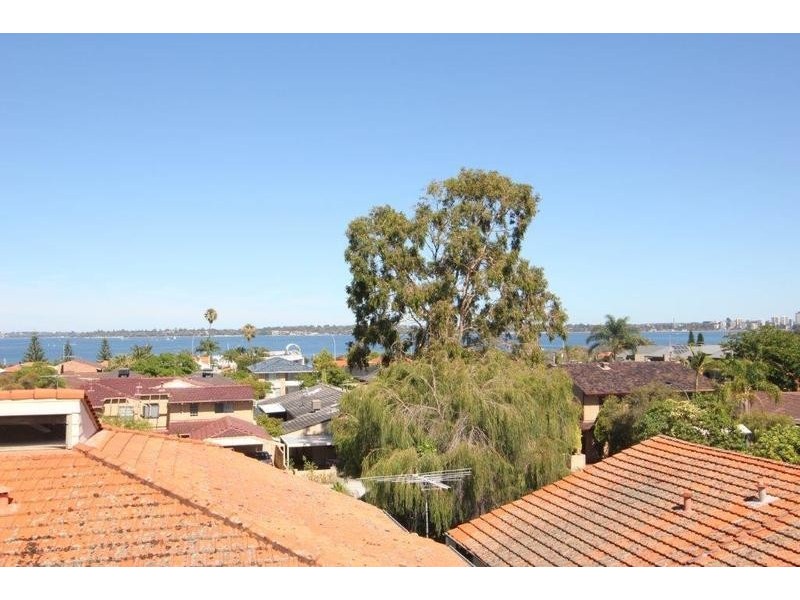 8/8 Robert Street, Como WA 6152