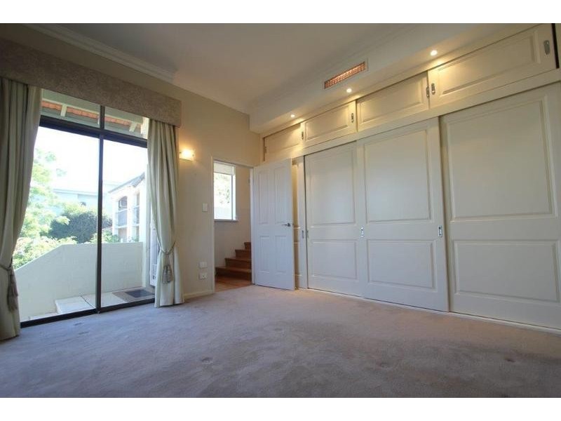 8/8 Robert Street, Como WA 6152