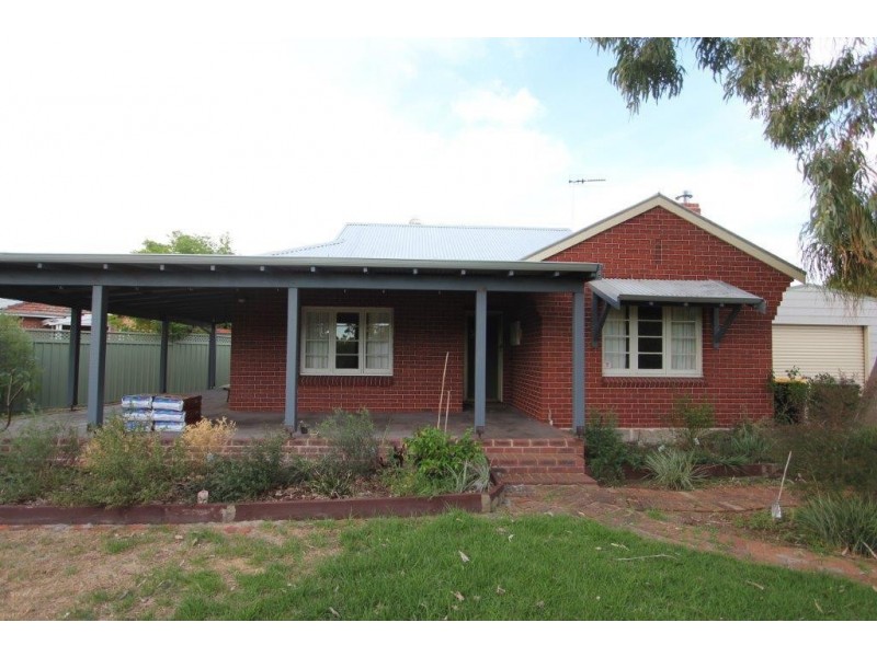423 Berwick Street, St James WA 6102