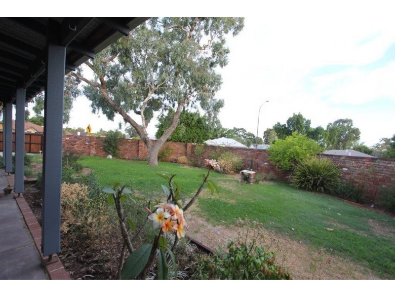 423 Berwick Street, St James WA 6102