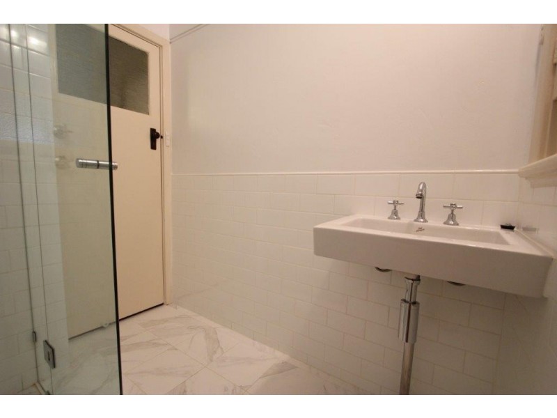 423 Berwick Street, St James WA 6102