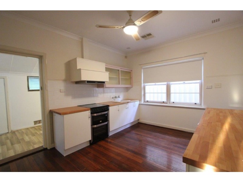 423 Berwick Street, St James WA 6102