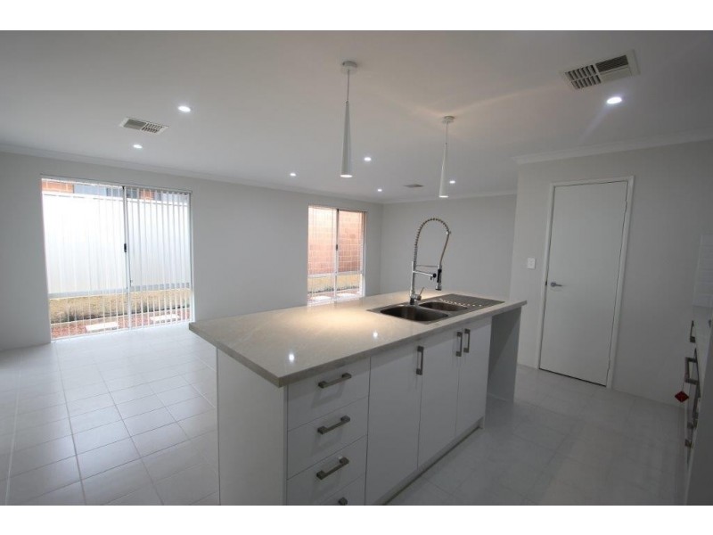 12 Isted Avenue, Hamilton Hill WA 6163