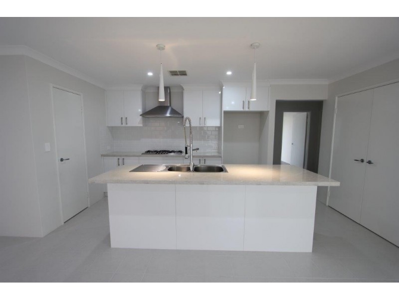 12 Isted Avenue, Hamilton Hill WA 6163