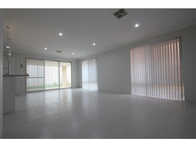 12 Isted Avenue, Hamilton Hill WA 6163