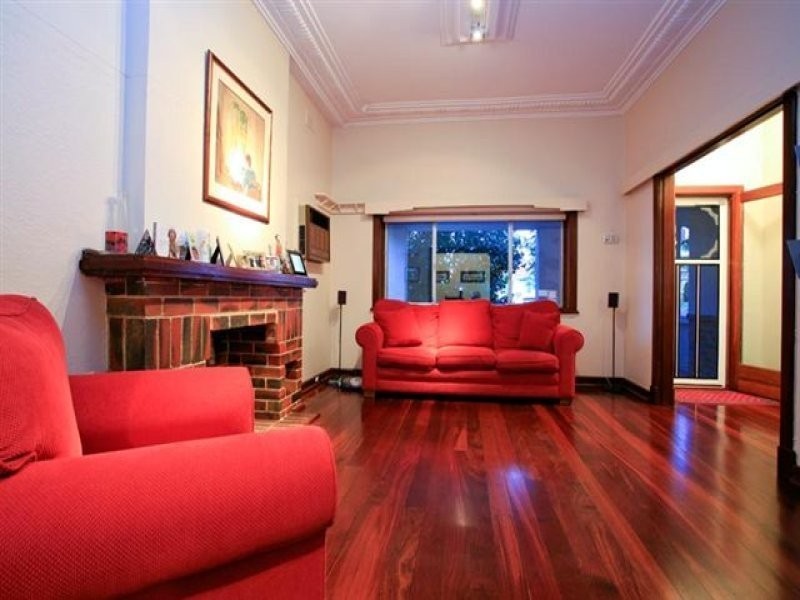 7 Salisbury Street, St James WA 6102