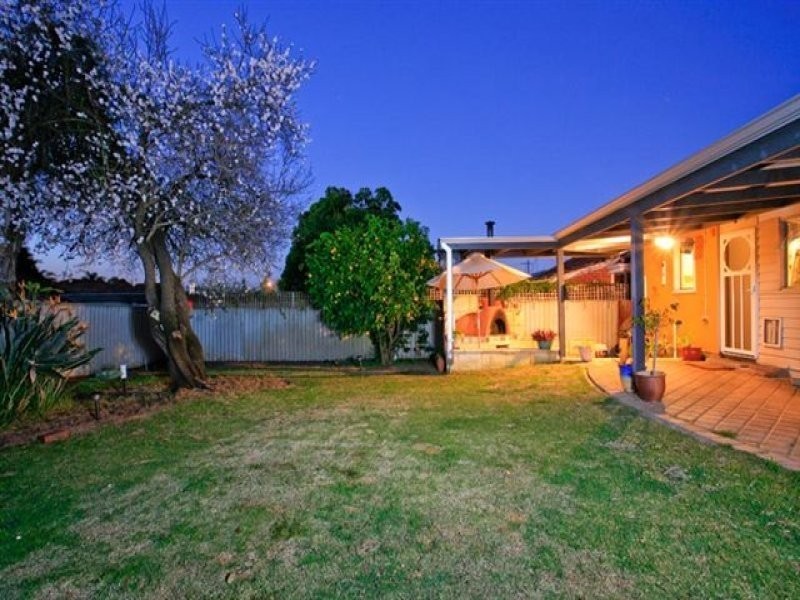 7 Salisbury Street, St James WA 6102