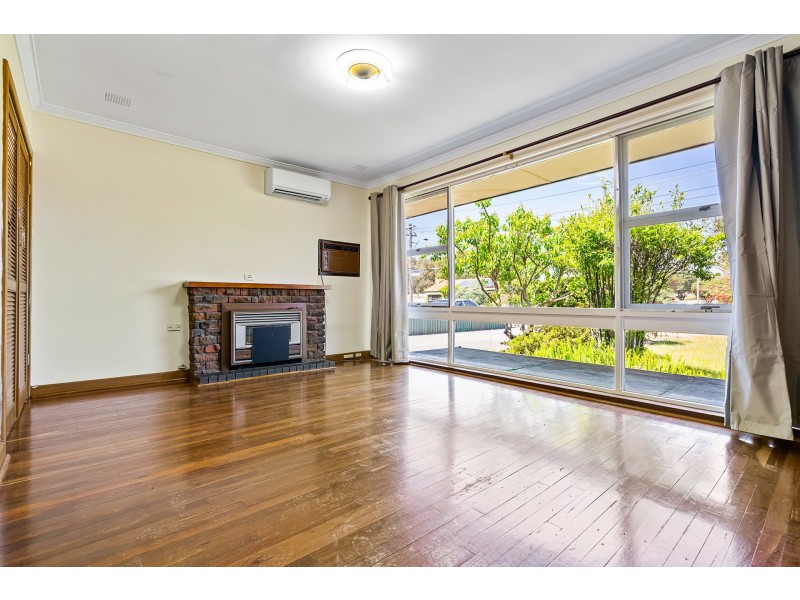 123 Gabriel Street, Cloverdale WA 6105