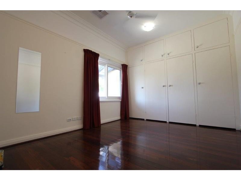 10 Parsons Avenue, Manning WA 6152