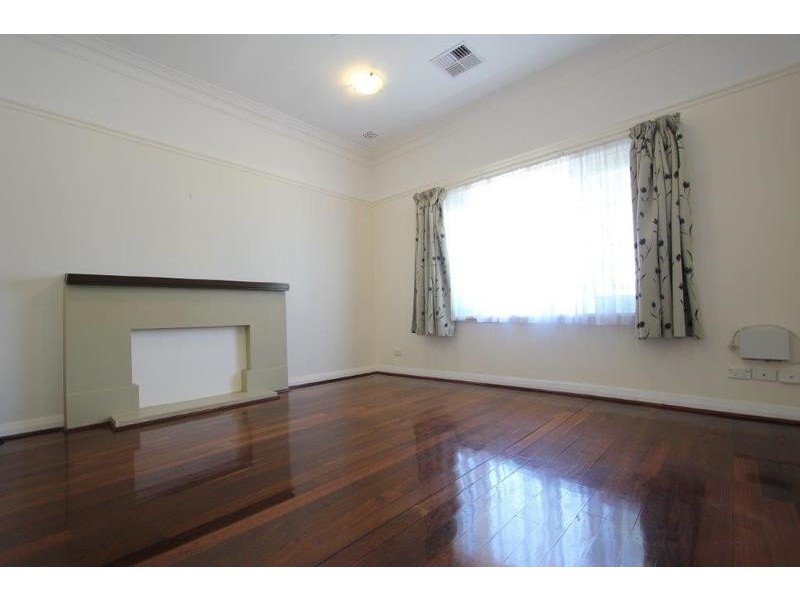 10 Parsons Avenue, Manning WA 6152