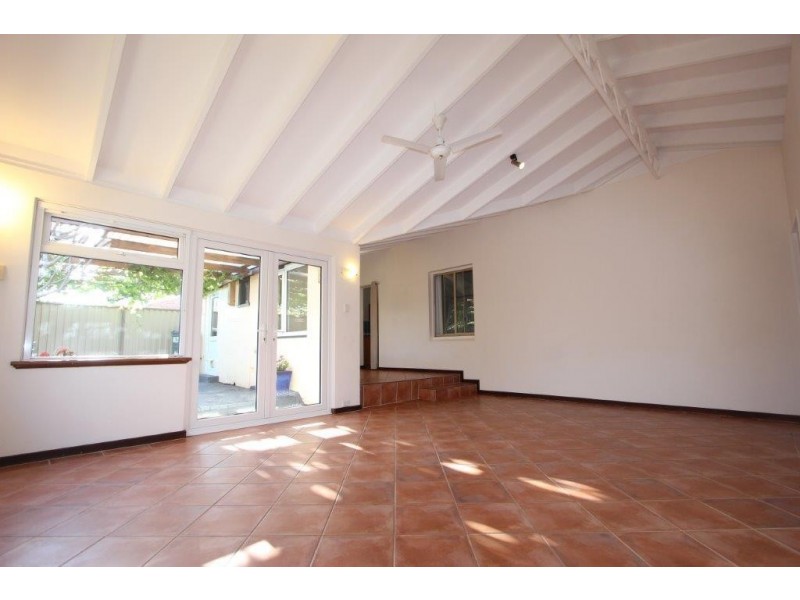 10 Parsons Avenue, Manning WA 6152